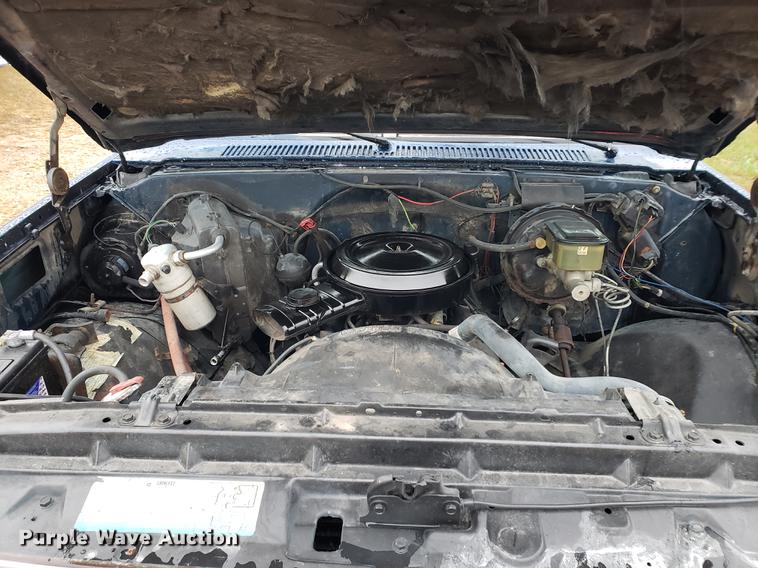 image for item EF9928 1984 GMC C1500 pickup truck