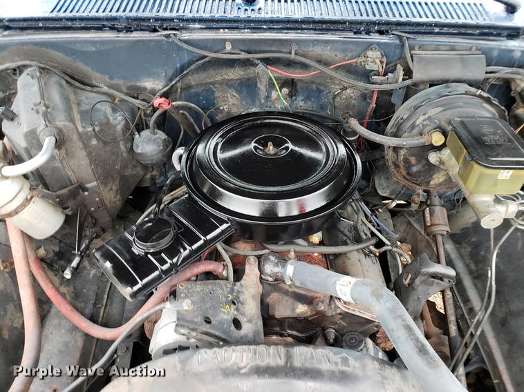 image for item EF9928 1984 GMC C1500 pickup truck