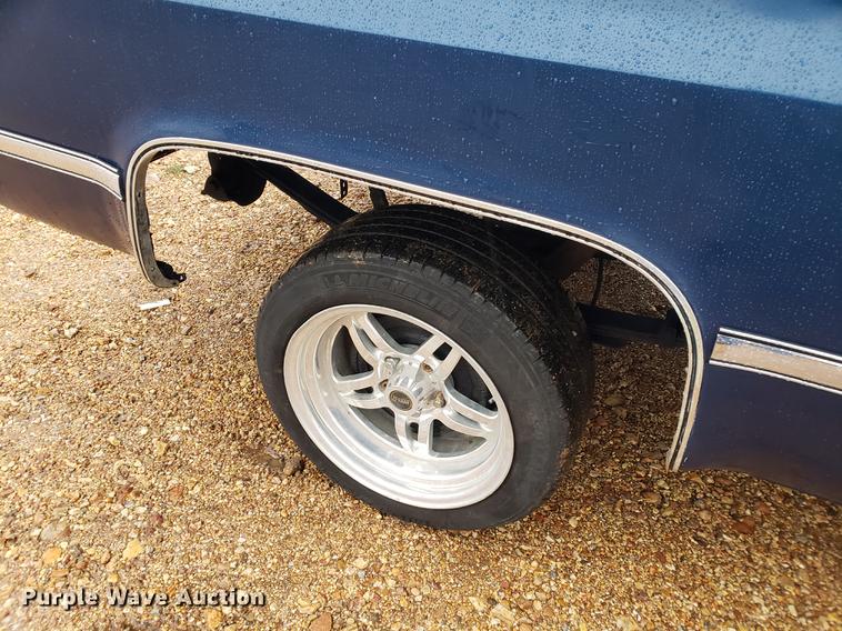 image for item EF9928 1984 GMC C1500 pickup truck