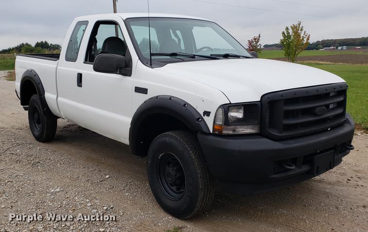 image for item EF9933 2002 Ford F250 Super Duty SuperCab pickup truck