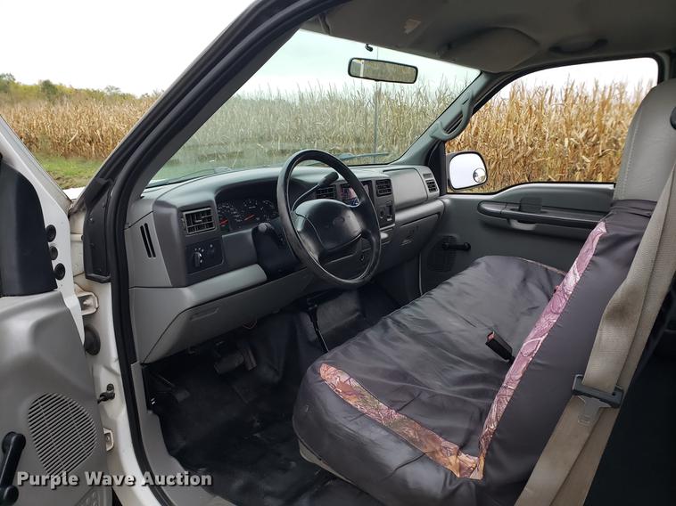 image for item EF9933 2002 Ford F250 Super Duty SuperCab pickup truck