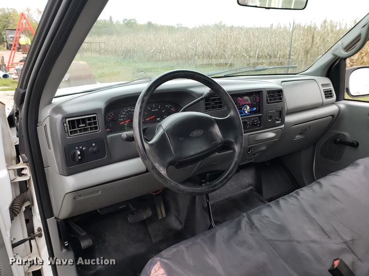 image for item EF9933 2002 Ford F250 Super Duty SuperCab pickup truck