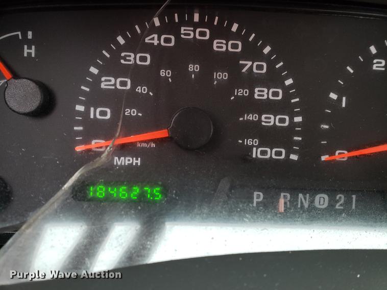 image for item EF9933 2002 Ford F250 Super Duty SuperCab pickup truck