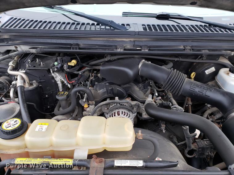 image for item EF9933 2002 Ford F250 Super Duty SuperCab pickup truck