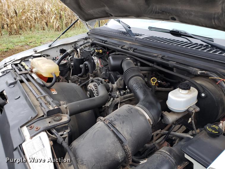 image for item EF9933 2002 Ford F250 Super Duty SuperCab pickup truck