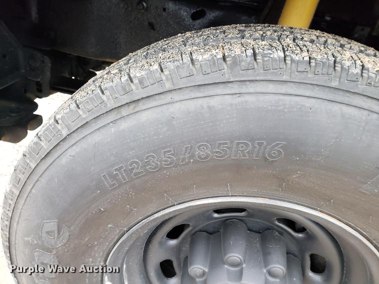 image for item EF9933 2002 Ford F250 Super Duty SuperCab pickup truck