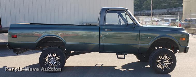 image for item EF9953 1972 Chevrolet K10 pickup truck