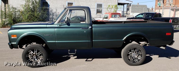 image for item EF9953 1972 Chevrolet K10 pickup truck