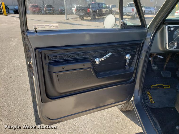 image for item EF9953 1972 Chevrolet K10 pickup truck