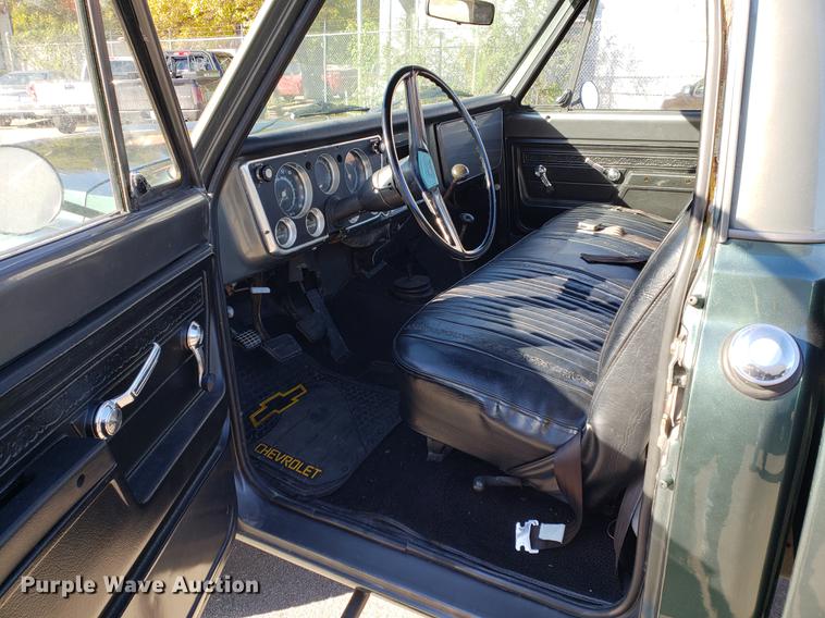image for item EF9953 1972 Chevrolet K10 pickup truck
