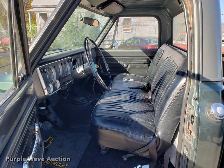 image for item EF9953 1972 Chevrolet K10 pickup truck