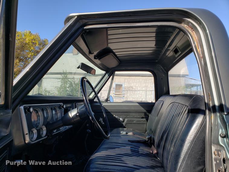 image for item EF9953 1972 Chevrolet K10 pickup truck