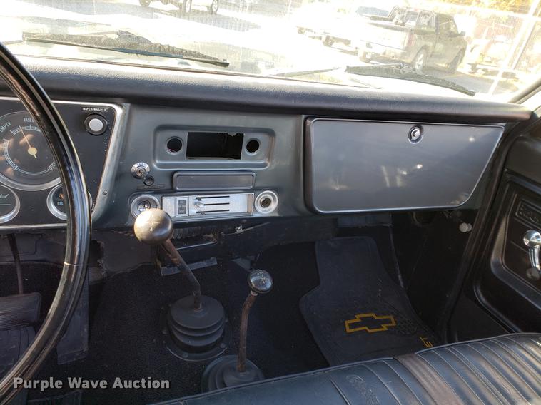 image for item EF9953 1972 Chevrolet K10 pickup truck