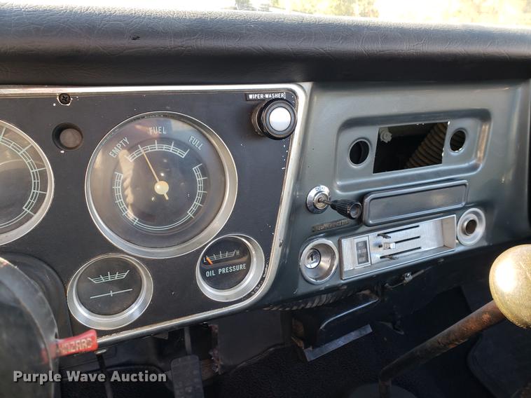 image for item EF9953 1972 Chevrolet K10 pickup truck