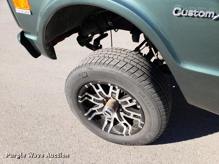 image for item EF9953 1972 Chevrolet K10 pickup truck