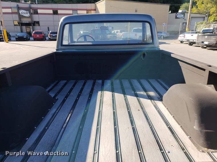 image for item EF9953 1972 Chevrolet K10 pickup truck