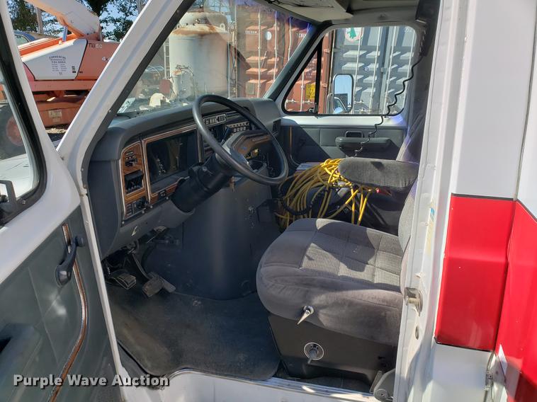 image for item EF9954 1991 Ford Econoline E350 ambulance