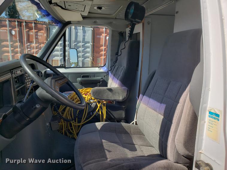 image for item EF9954 1991 Ford Econoline E350 ambulance