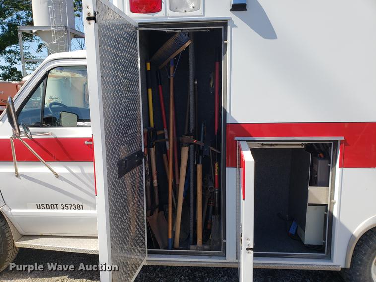 image for item EF9954 1991 Ford Econoline E350 ambulance