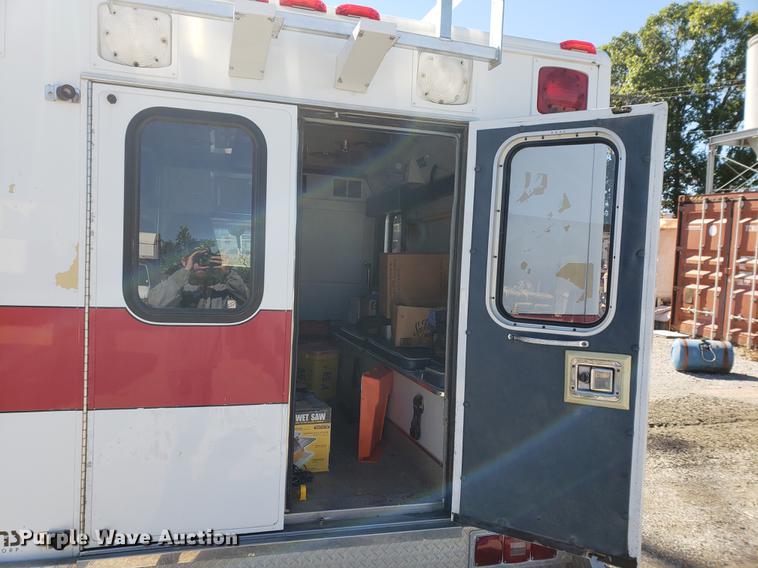 image for item EF9954 1991 Ford Econoline E350 ambulance