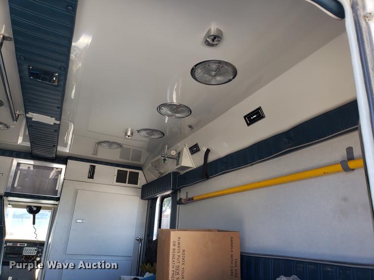 image for item EF9954 1991 Ford Econoline E350 ambulance