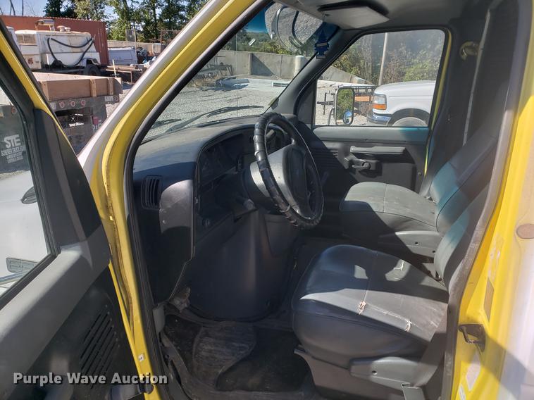 image for item EF9955 1994 Ford Econoline E350 box truck