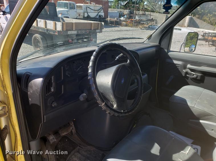 image for item EF9955 1994 Ford Econoline E350 box truck
