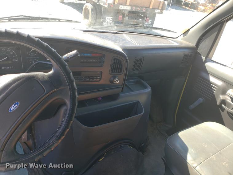 image for item EF9955 1994 Ford Econoline E350 box truck