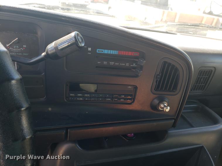 image for item EF9955 1994 Ford Econoline E350 box truck
