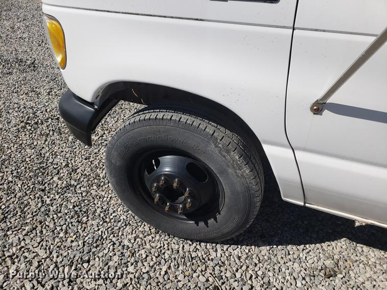 image for item EF9955 1994 Ford Econoline E350 box truck