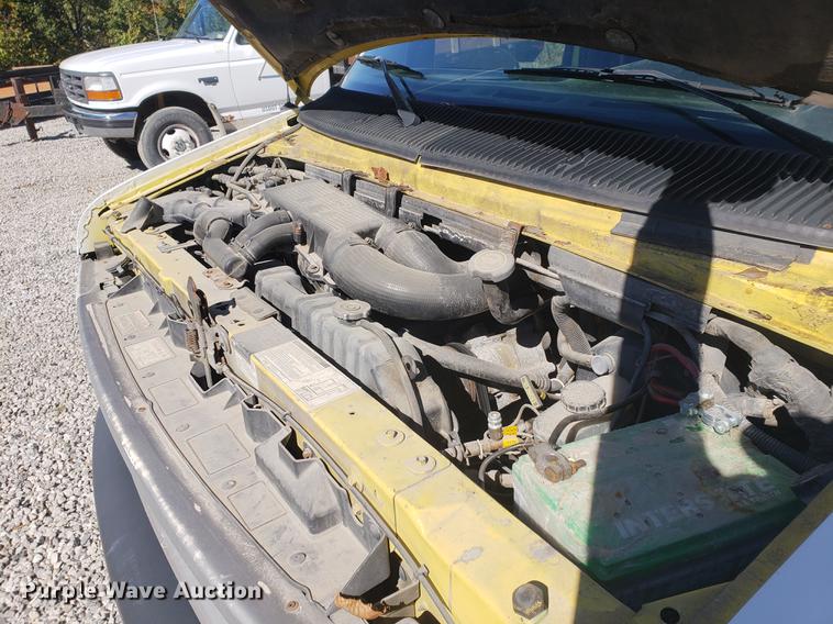 image for item EF9955 1994 Ford Econoline E350 box truck