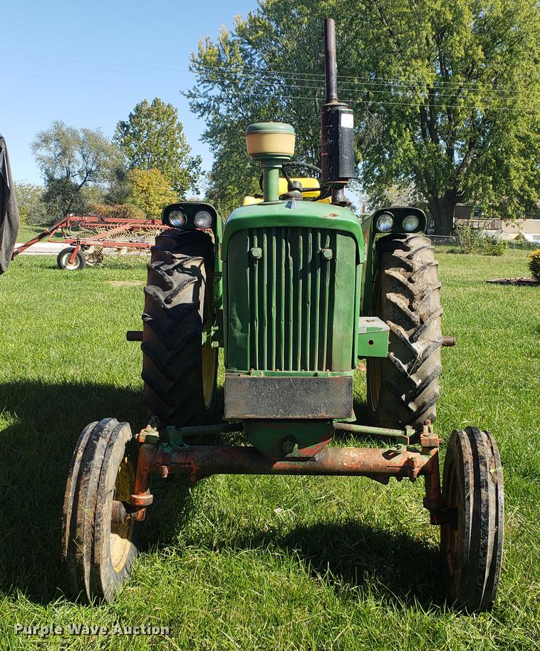 image for item EF9973 John Deere 2010 tractor