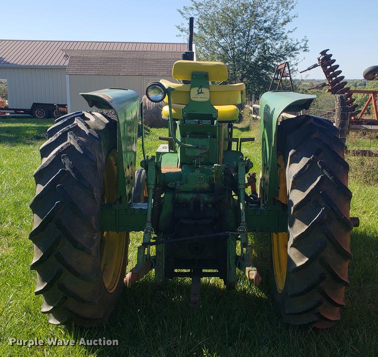 image for item EF9973 John Deere 2010 tractor