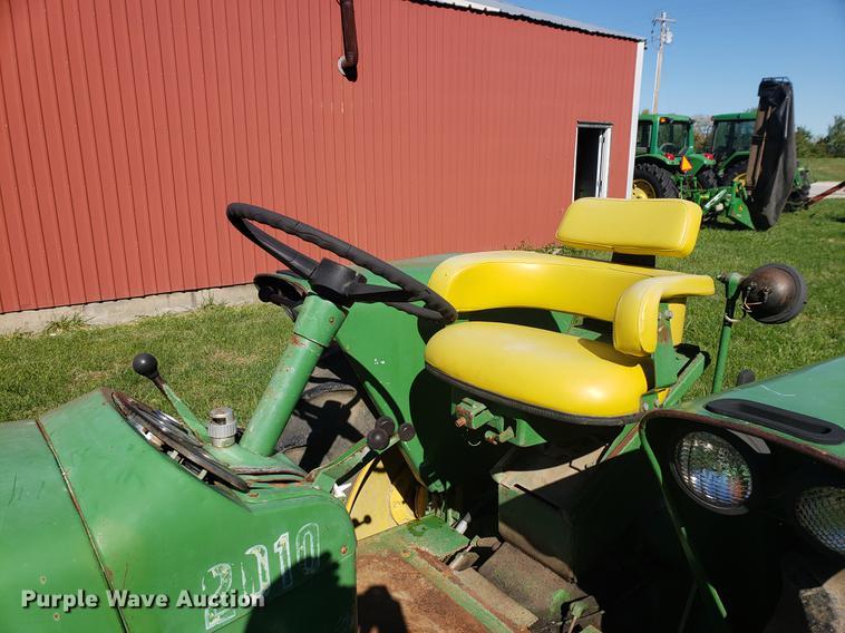 image for item EF9973 John Deere 2010 tractor