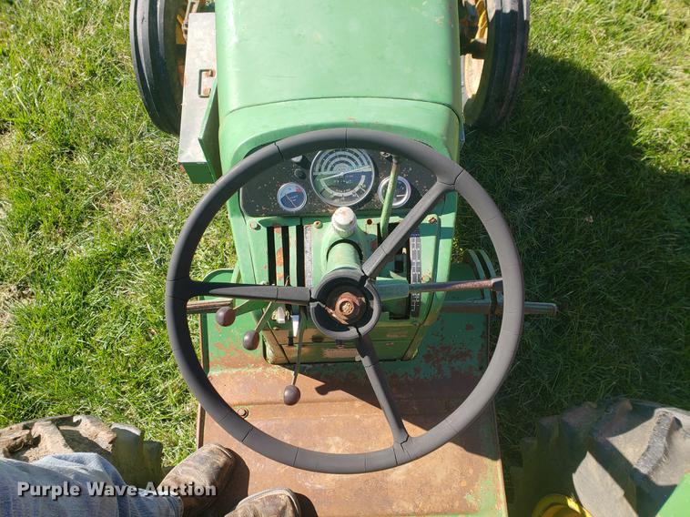 image for item EF9973 John Deere 2010 tractor