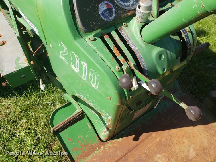image for item EF9973 John Deere 2010 tractor