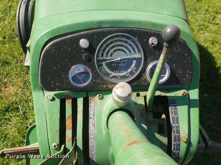 image for item EF9973 John Deere 2010 tractor