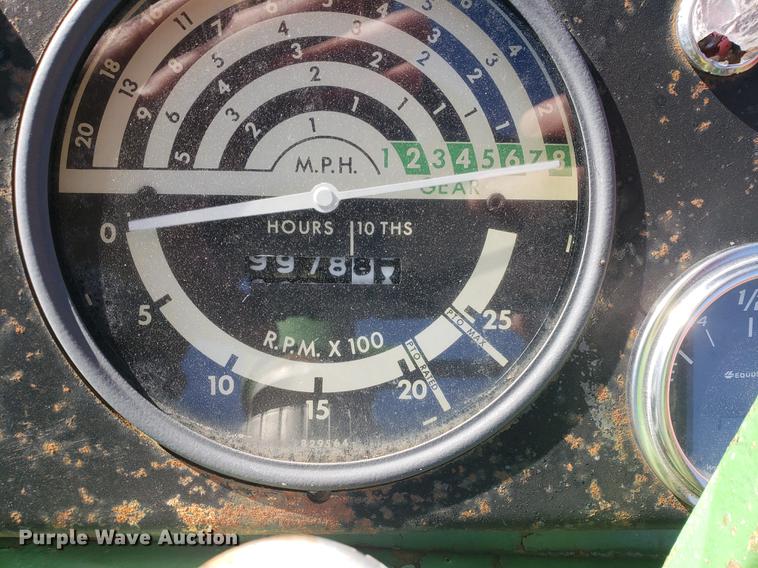 image for item EF9973 John Deere 2010 tractor