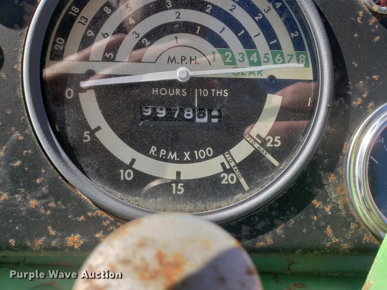 image for item EF9973 John Deere 2010 tractor