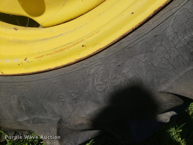 image for item EF9973 John Deere 2010 tractor