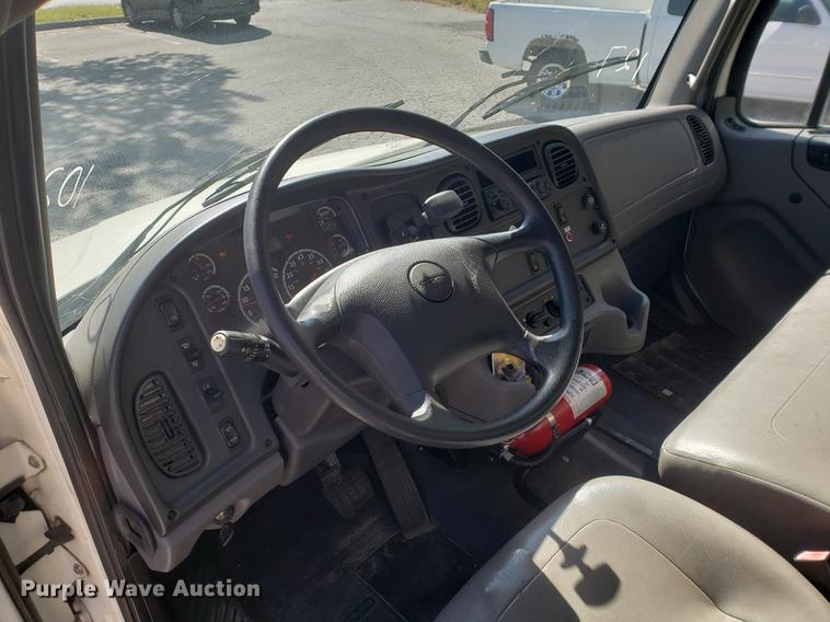 image for item EF9989 2012 Freightliner Business Class M2 refrigerated box truck