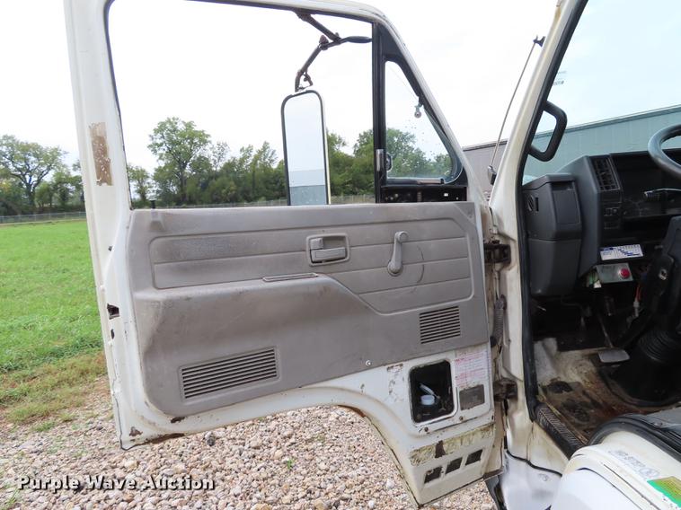 image for item EI9985 1993 Isuzu NPR dump flatbed truck