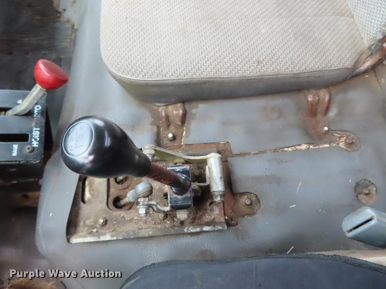 image for item EI9985 1993 Isuzu NPR dump flatbed truck