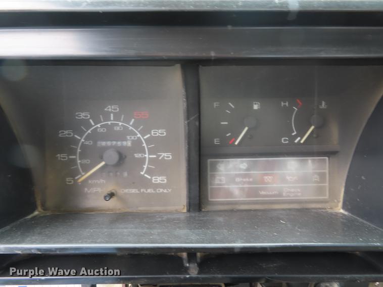 image for item EI9985 1993 Isuzu NPR dump flatbed truck