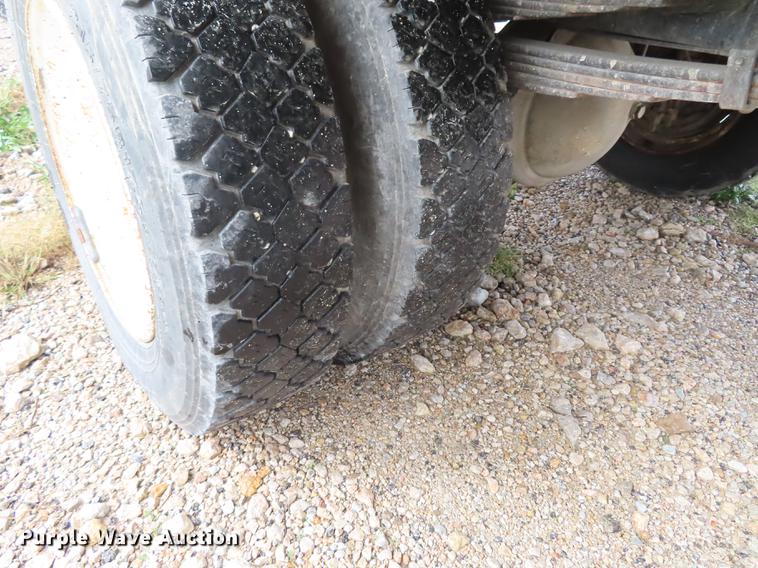 image for item EI9985 1993 Isuzu NPR dump flatbed truck