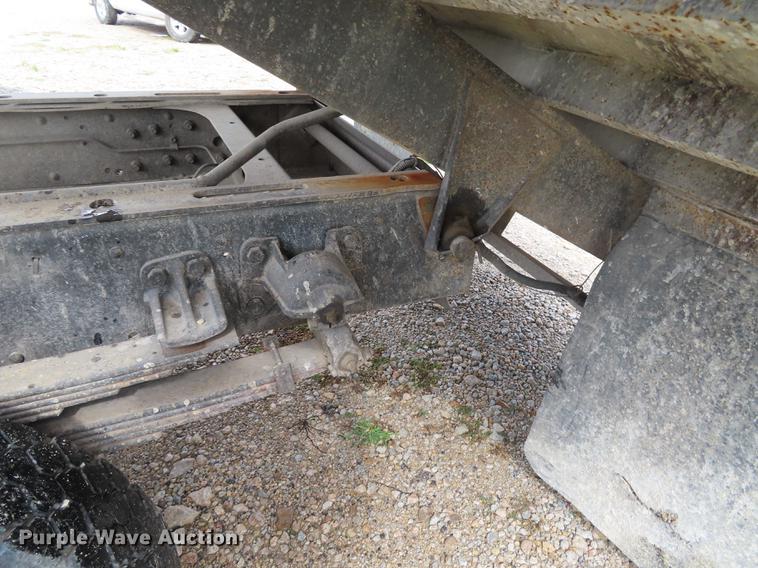 image for item EI9985 1993 Isuzu NPR dump flatbed truck