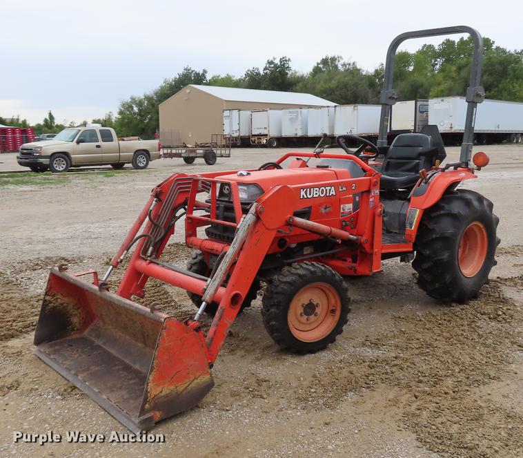 image for item EI9990 Kubota B2910 MFWD tractor