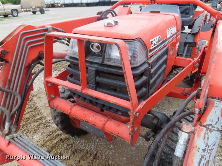 image for item EI9990 Kubota B2910 MFWD tractor
