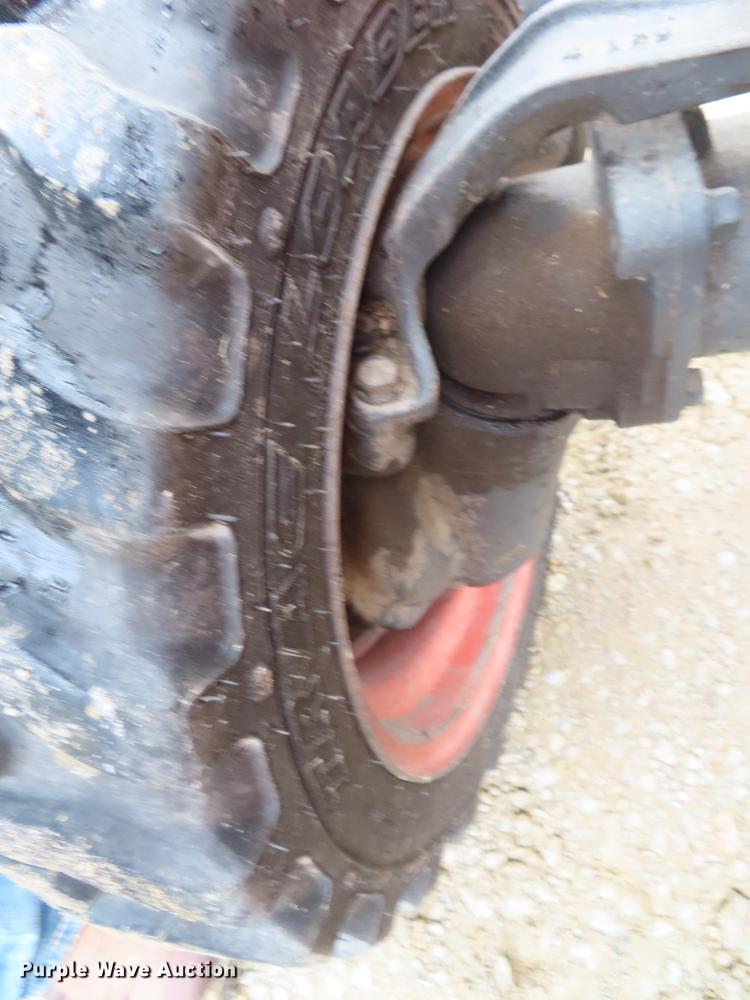 image for item EI9990 Kubota B2910 MFWD tractor