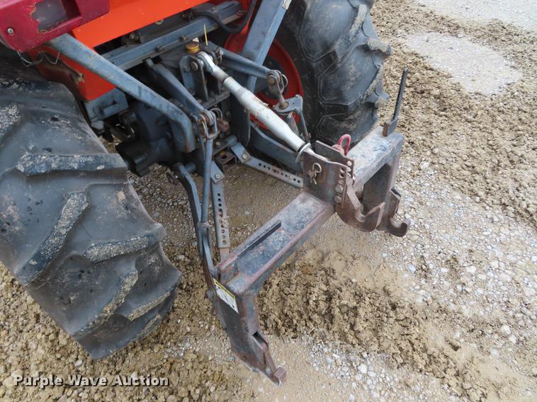 image for item EI9990 Kubota B2910 MFWD tractor